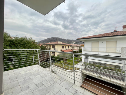 Villa a schiera di testa
