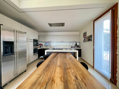 Villa Semi indipendente con giardino