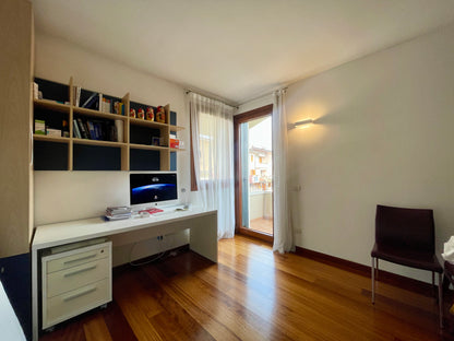 Villa Semi indipendente con giardino