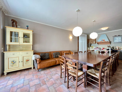 Villa Semi indipendente con giardino