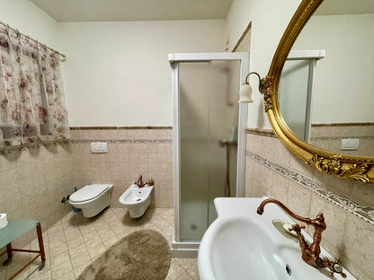 Villa Semi indipendente con giardino