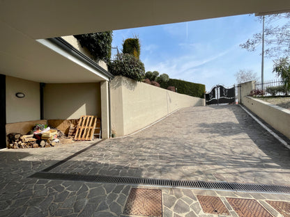 Villa Semi indipendente con giardino