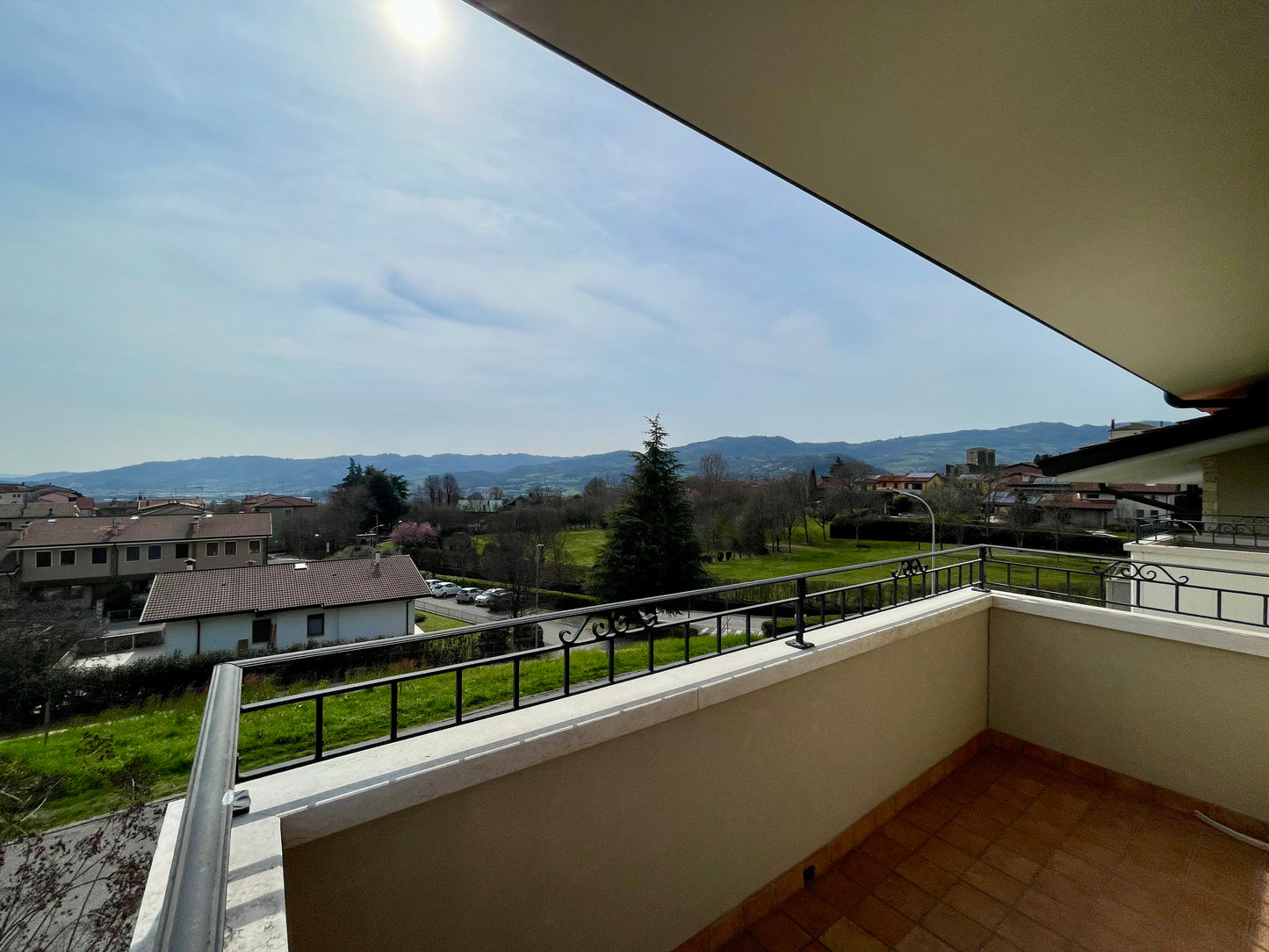 Villa Semi indipendente con giardino