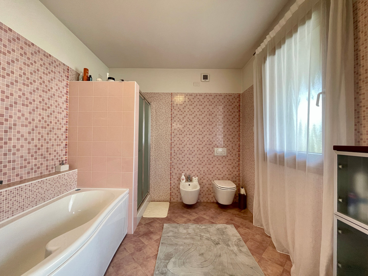 Villa Semi indipendente con giardino