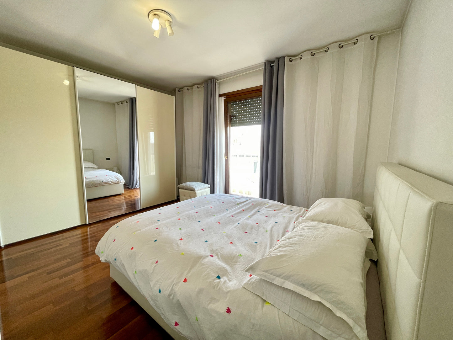Casa a schiera di testa con giardino